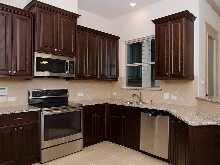 939 Whitehall Dr — Photo 22
