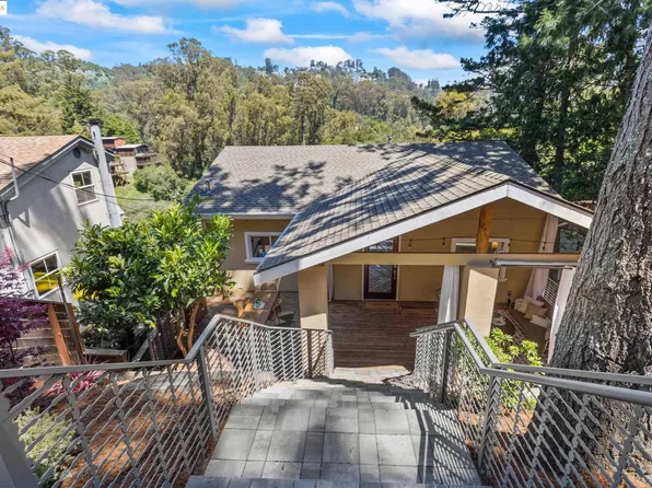 6220 Valley View Rd, Oakland, CA 94611