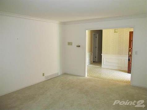 5th image of 1348 Strawberry Ln