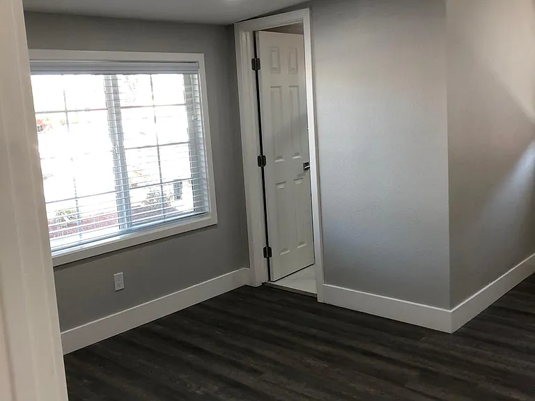 1053 Blazingwood Dr — Photo 9