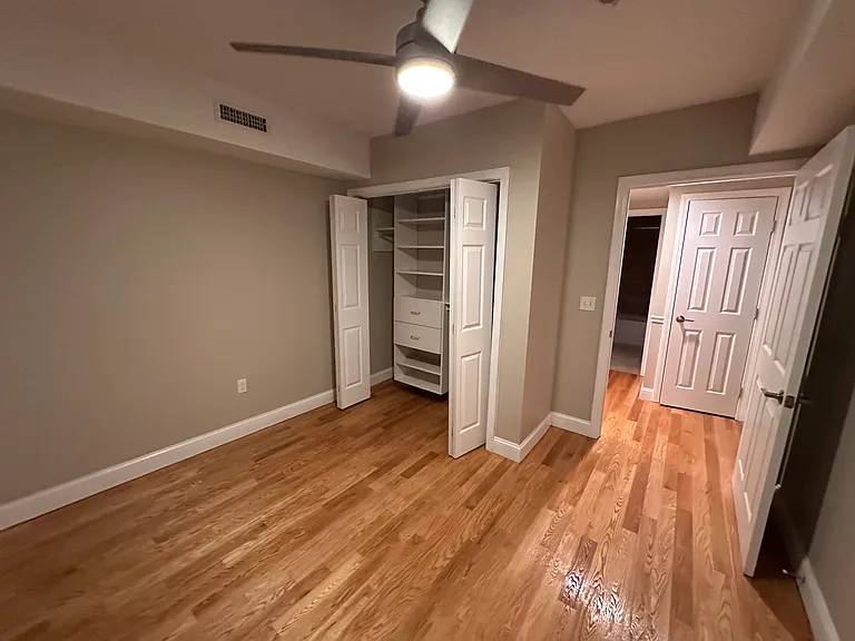 1522 Vfw Pkwy #402 — Photo 18
