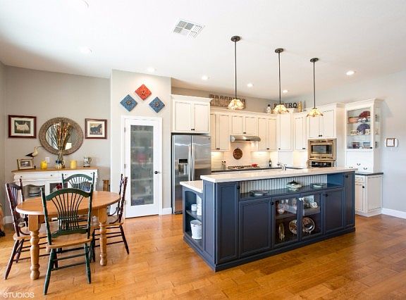 3rd image of 9572 Crystal Bay Ln