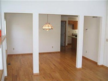 5th image of 1305 W 69th St
