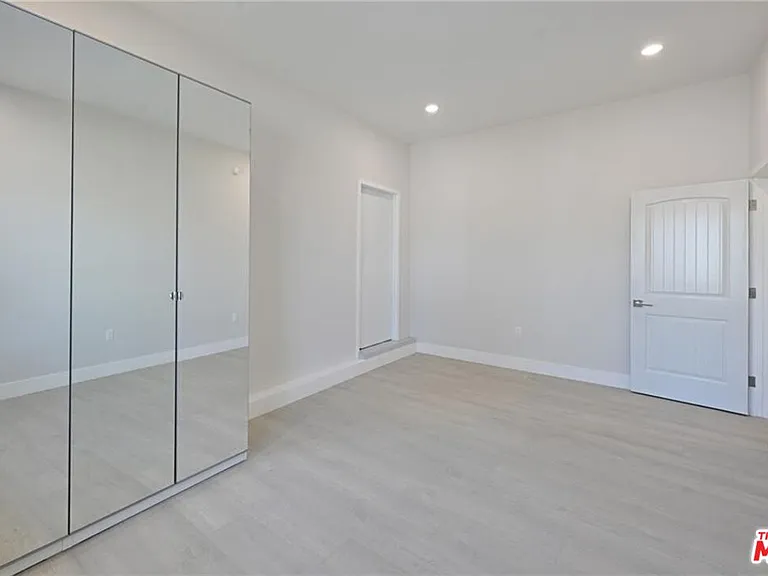 7929 Blackburn Ave #7 — Photo 6