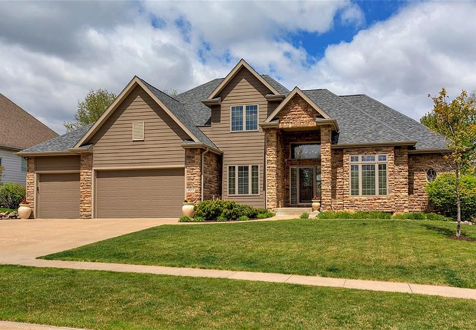 1st image of 2855 SE Belfry Dr