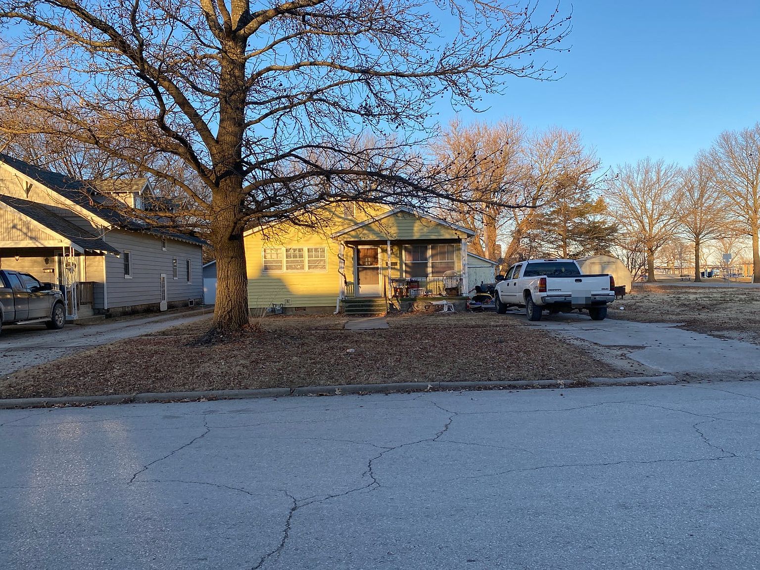 315 N Kansas Ave, Chanute, KS 66720 Zillow