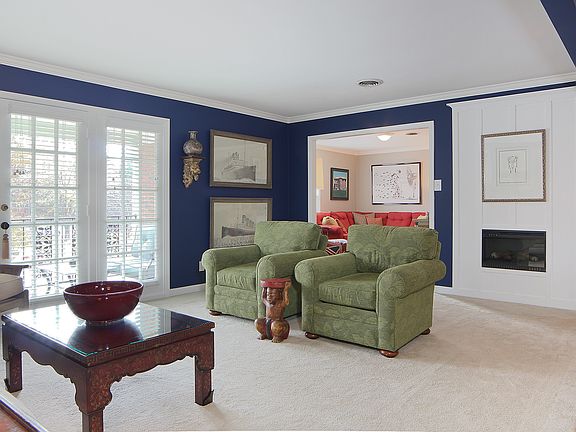2nd image of 6 Fountain Manor Dr Unit D