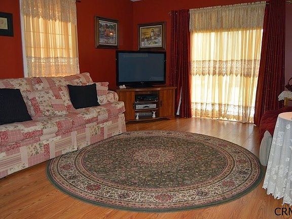 2nd image of 28 Red Oak Dr