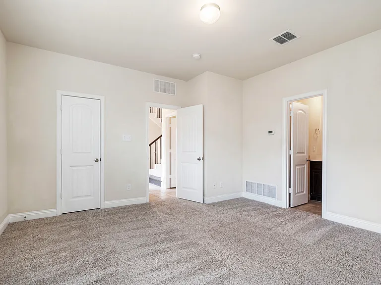 2640 Venice Dr #2 — Photo 6
