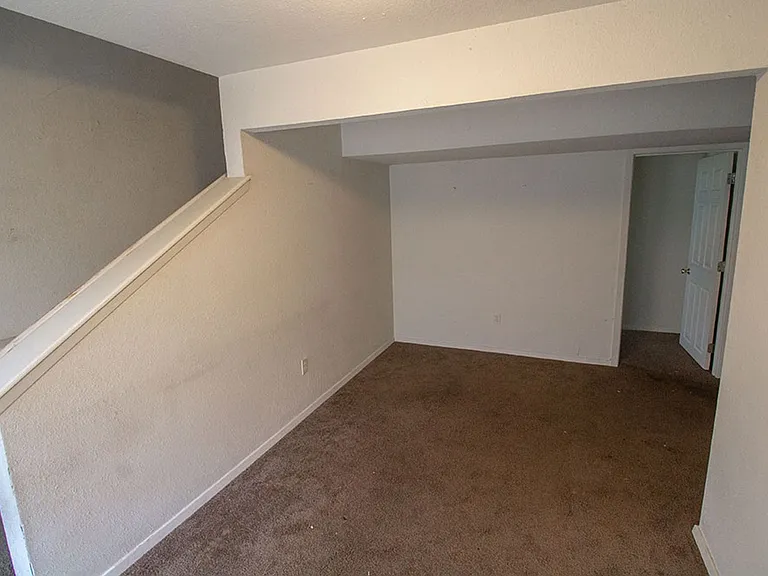 1013 W Ash St — Photo 21
