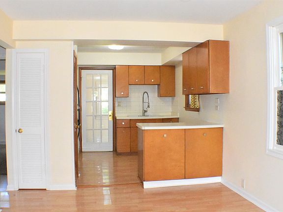 5th image of 4806 Parkview Dr