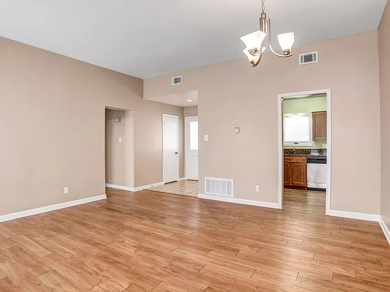 The Tuscany Apartments — Photo 15