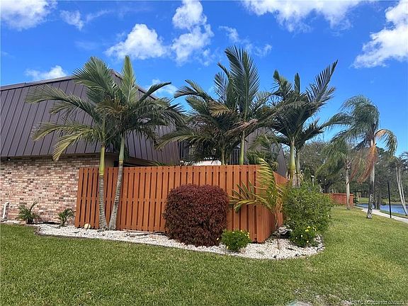 2nd image of 6542 SE Windsong Ln