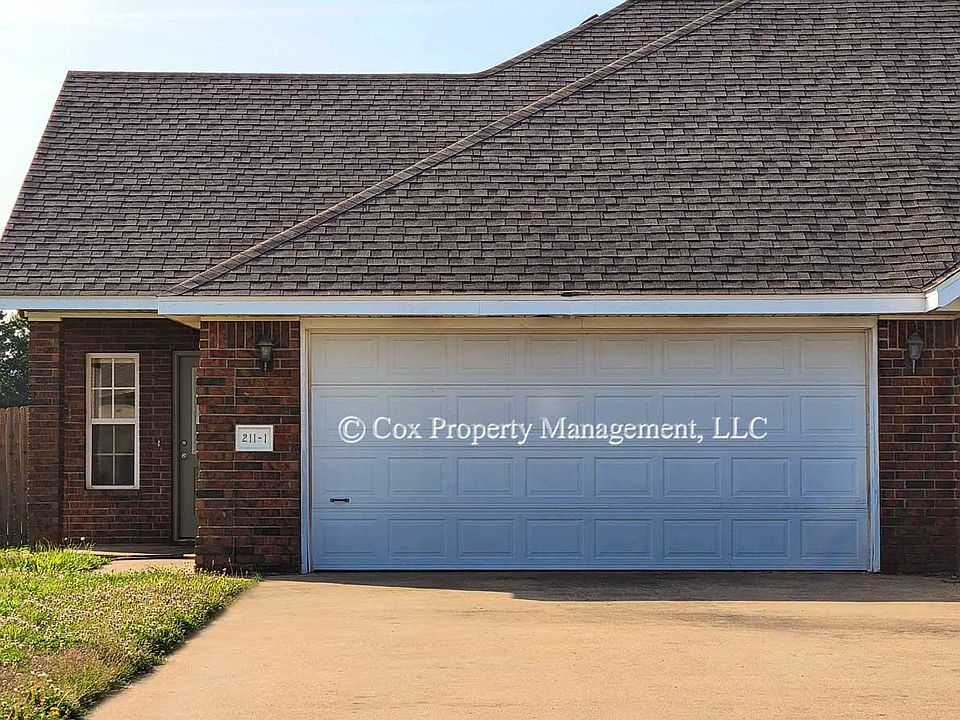1st image of 211 Hindman Dr APT 1