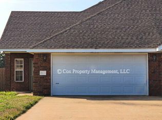 211 Hindman Dr APT 1, Prairie Grove, AR 72753