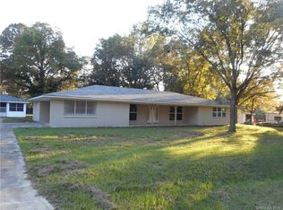 801 Hill St, Springhill, LA 71075