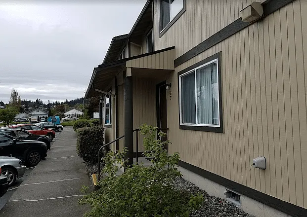 EBB TIDE APARTMENTS — Photo 3