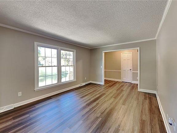 3rd image of 4313 Whitby Pl