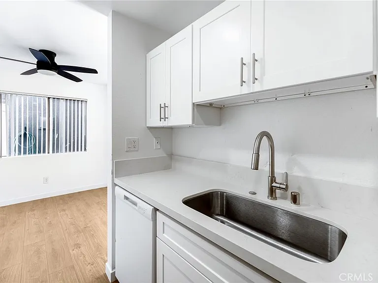 4406 Cahuenga Blvd #109 — Photo 5