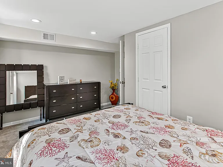 1300 Pinstripe Ct — Photo 20