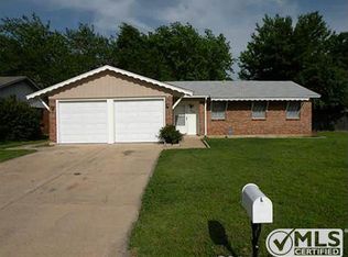 924 Venice St, Hurst, TX 76053