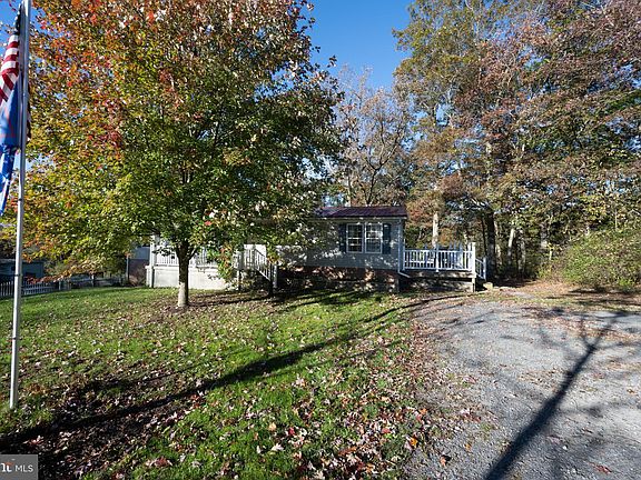 4th image of 13 Hazel Glade Dr