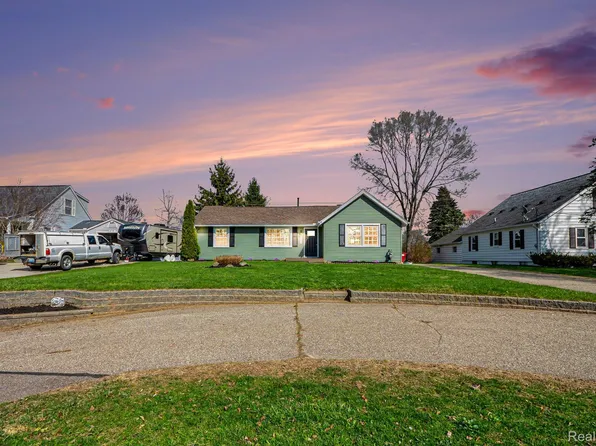 67550 Sisson St, Washington, MI 48095