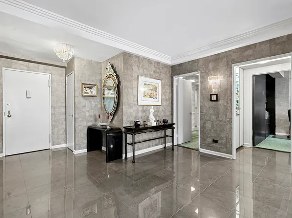 200 East 57th Street 14F image 3 of 8