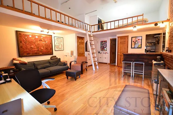 Rented by City Stop Realty | media 4