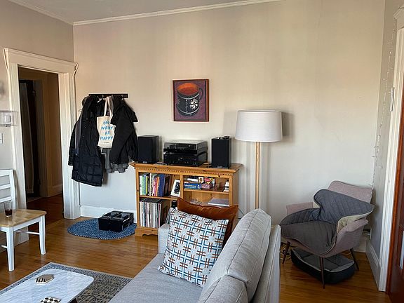 4th image of 176 Winthrop Rd APT 8