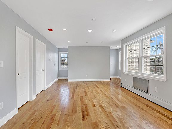 4th image of 12056 Smith St #2