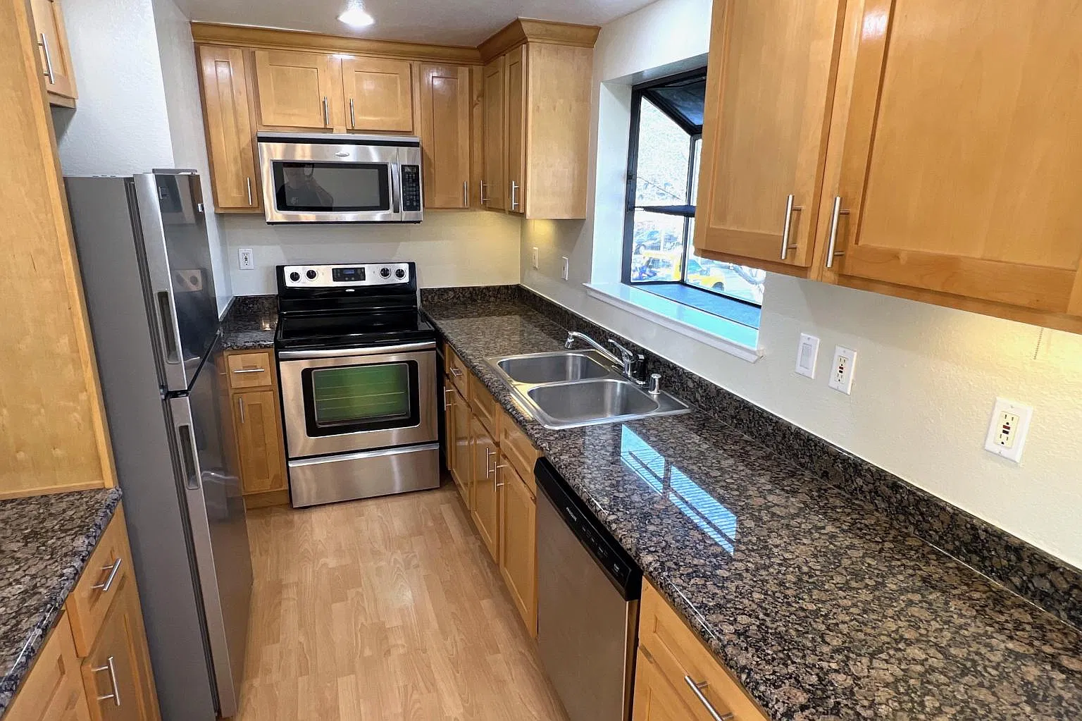 1 bed, 611 sqft, $1,950 — Photo 3
