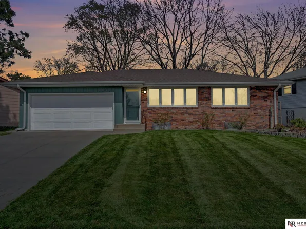 4910 Boeckner Ave, Lincoln, NE 68516