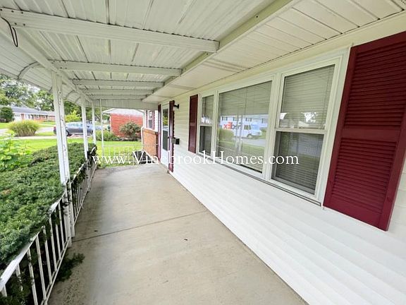 2nd image of 5900 Homedale St