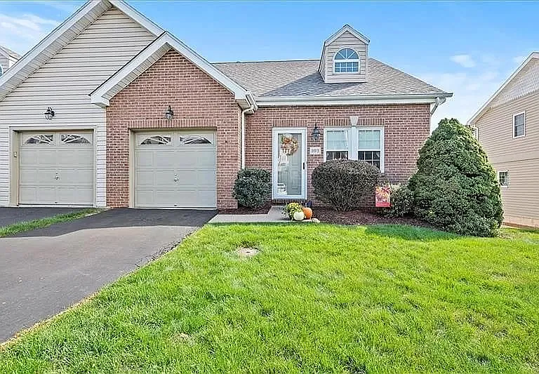 103 Paddock Ln — Photo 1
