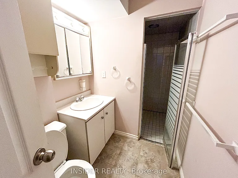 98 White Blvd — Photo 17