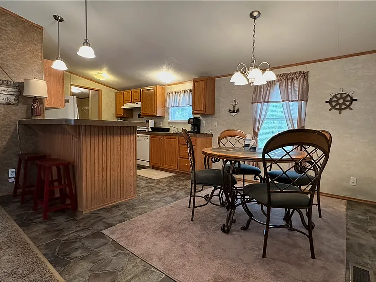 69 Mary Ann Ln — Photo 4