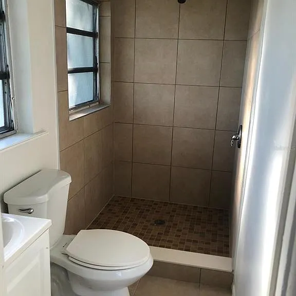 916 Alecon Dr — Photo 7
