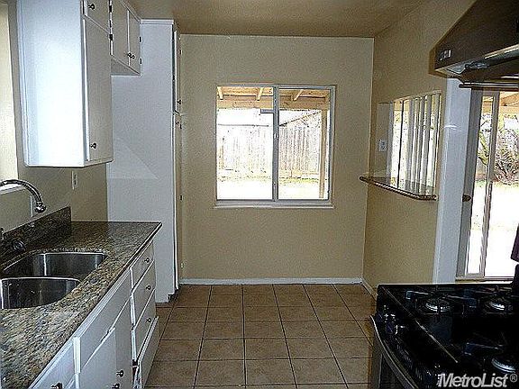 2nd image of 1824 La Jolla Dr