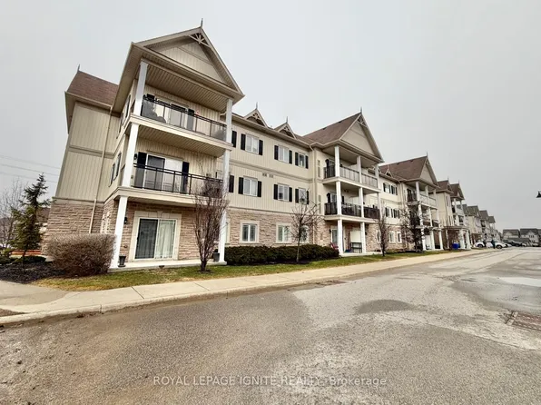 5 Sidney Ln #211, Clarington, ON L1C 0N6