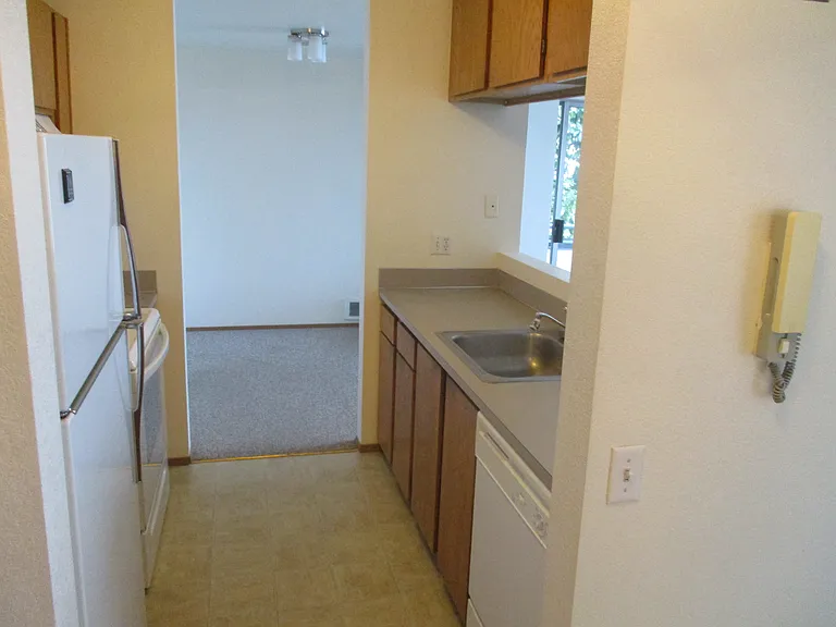 2829 NW 56th St #201 — Photo 5