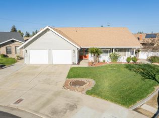 2054 Irving Cir, Tulare, CA 93274