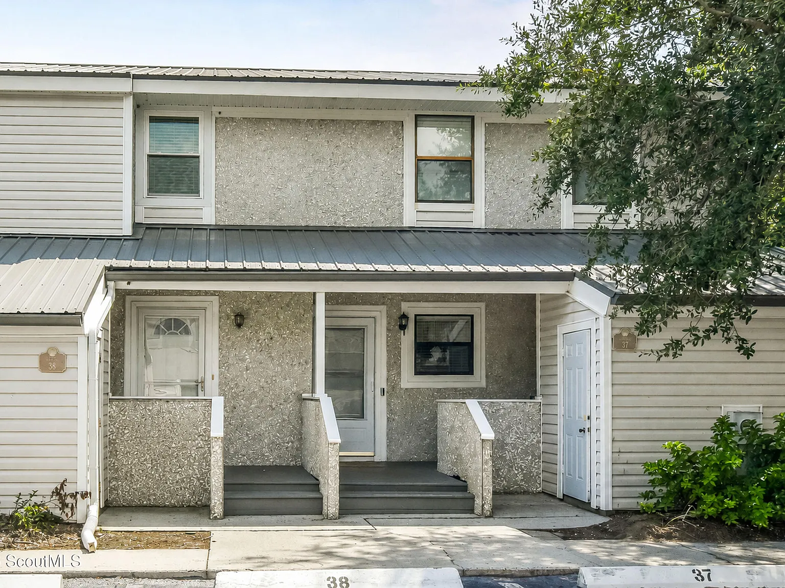 2 bed, 1.5 bath, 1072 sqft, $3,000 — Photo 3