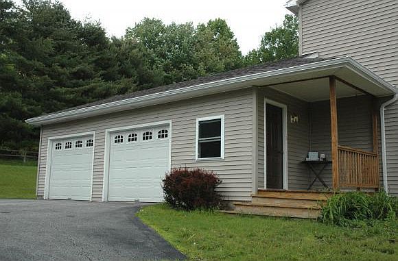 2nd image of 122 Forest Dr