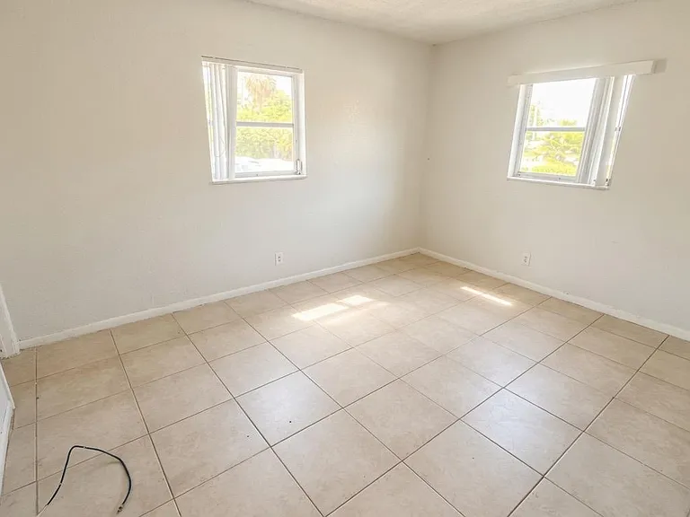 200 Croton Ave #111 — Photo 14