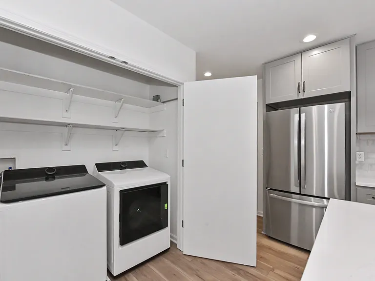 W330N4339 Lakeland Dr #B — Photo 8