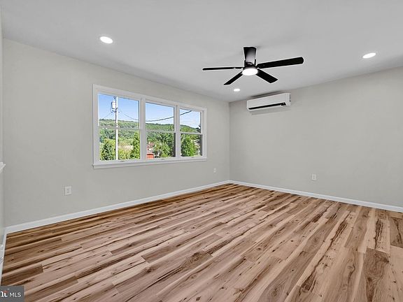3rd image of 1408 Beaumont Ave