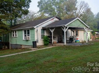 1219 Peak Pl NW, Lenoir, NC 28645