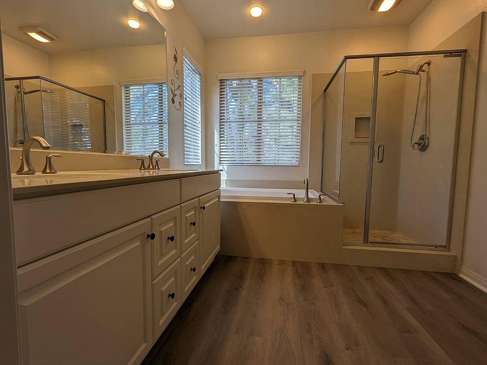 Master bedroom bathroom