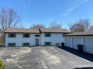 3375 N Willow Ct, Bettendorf, IA 52722